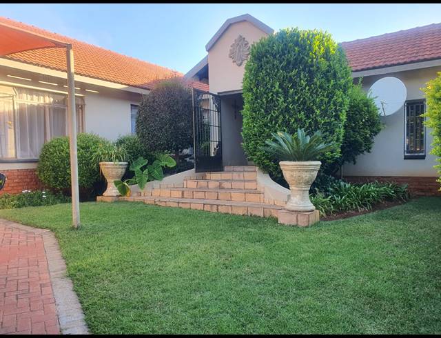 3 BEDROOM HOUSE FOR SALE IN SAFARI GARDENS